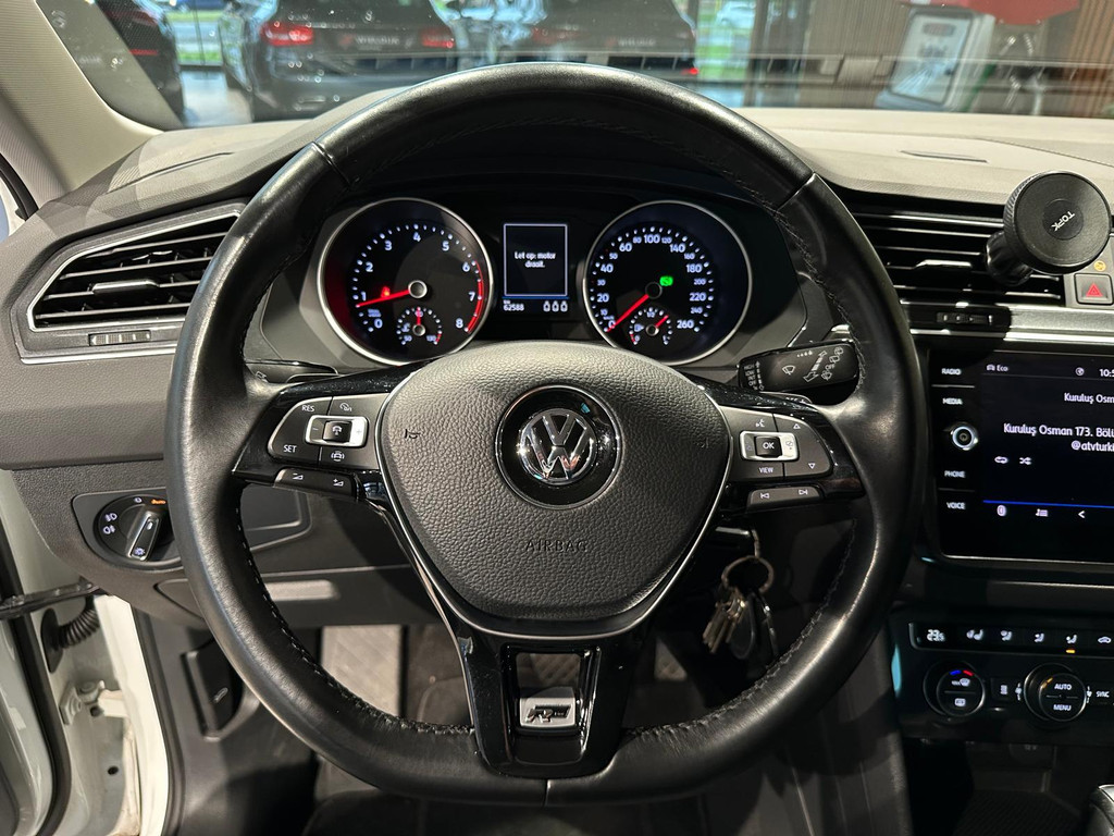 Volkswagen Tiguan 1