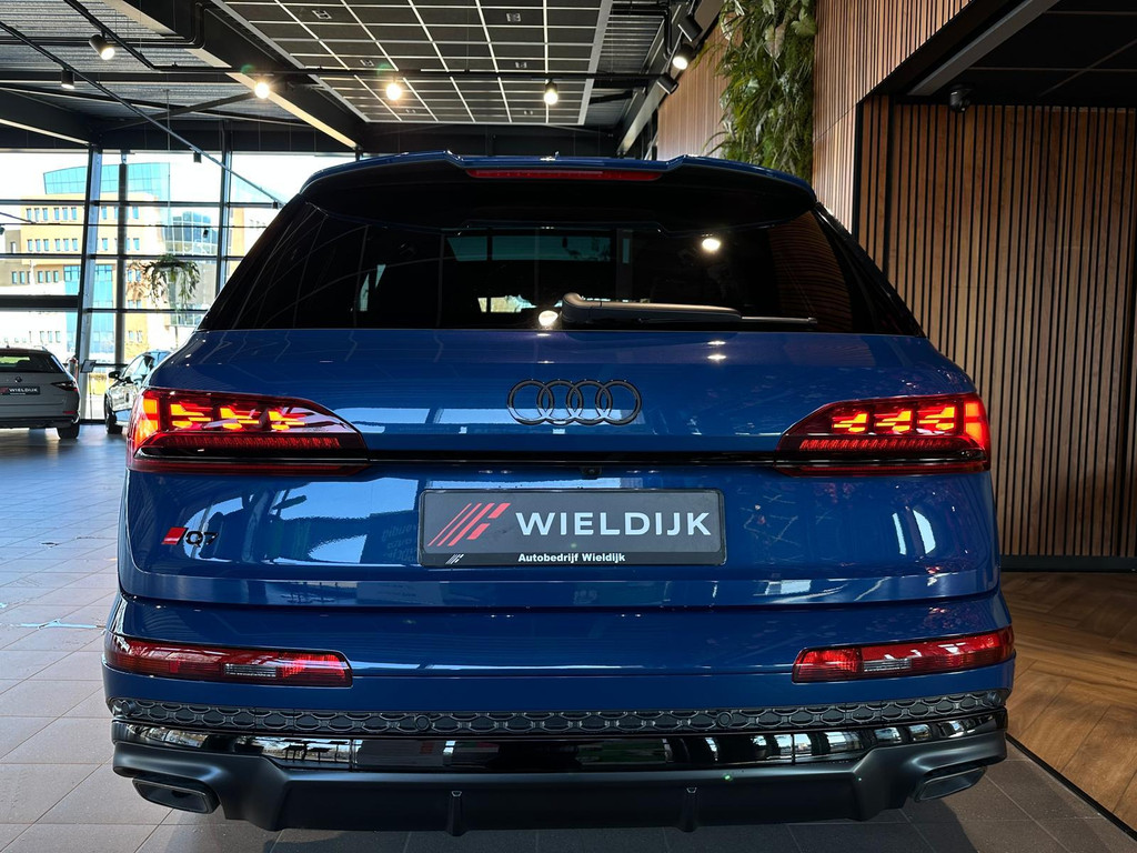 Audi Q7 1