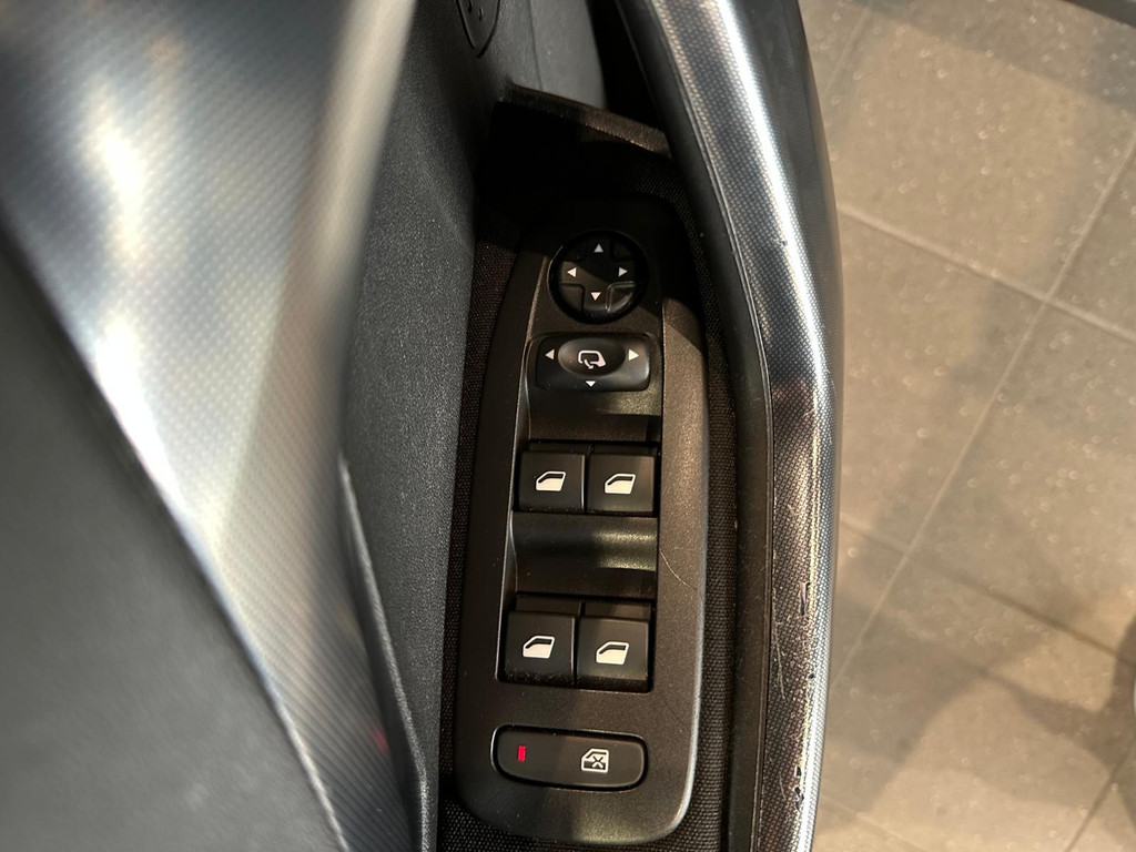 Peugeot 2008 1
