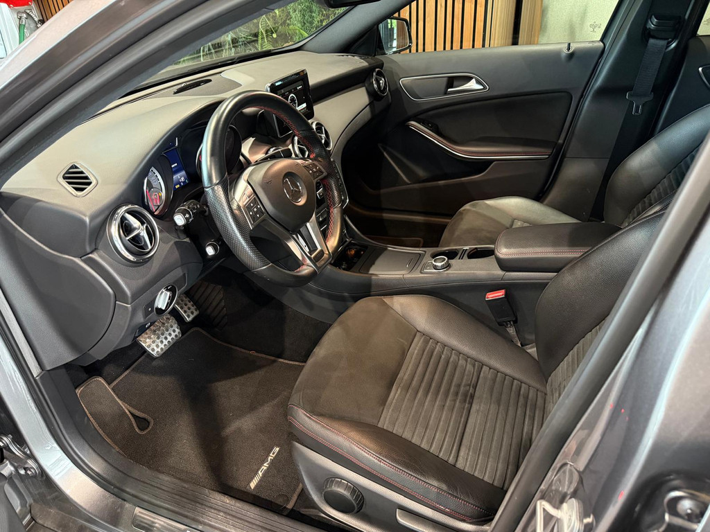 Mercedes-Benz GLA 1