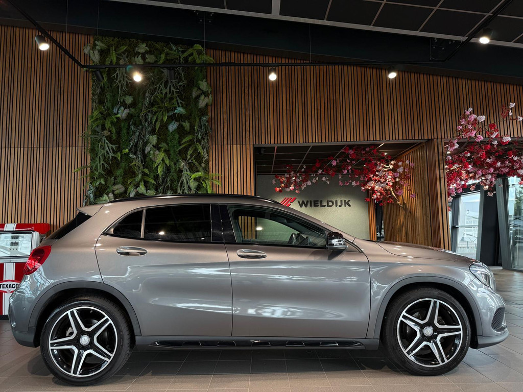 Mercedes-Benz GLA 1