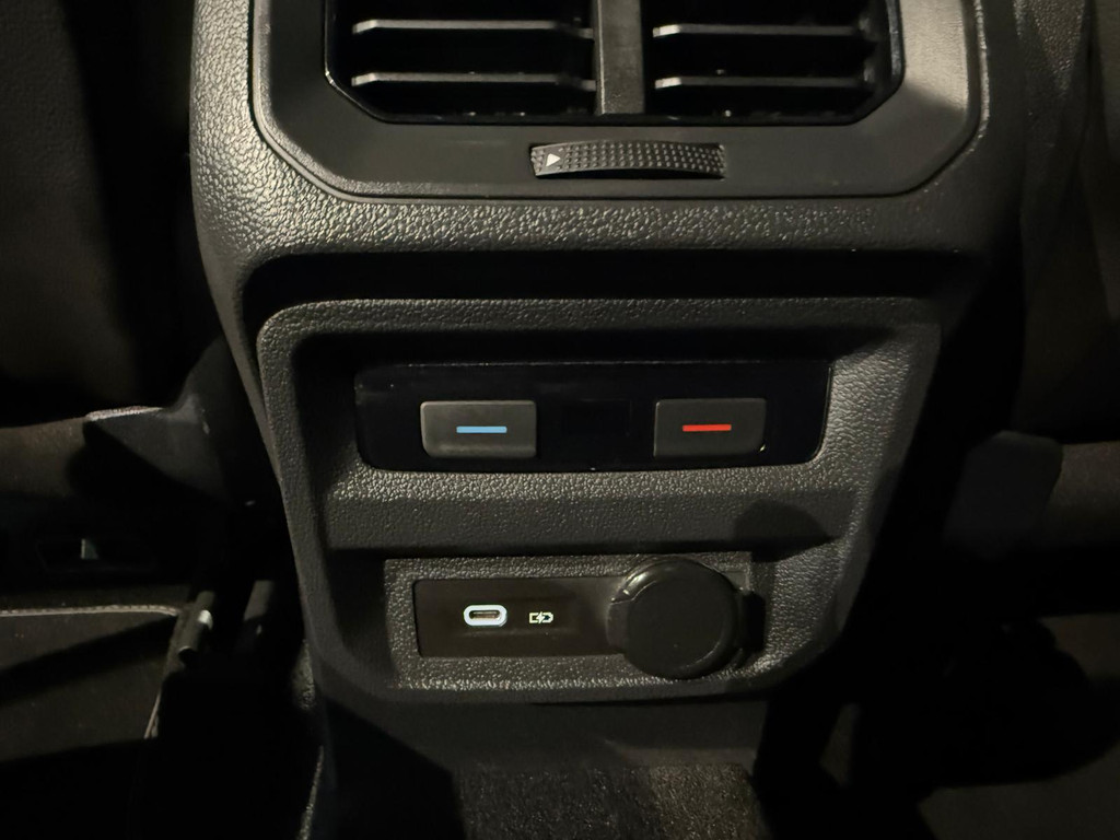 Volkswagen Tiguan 1