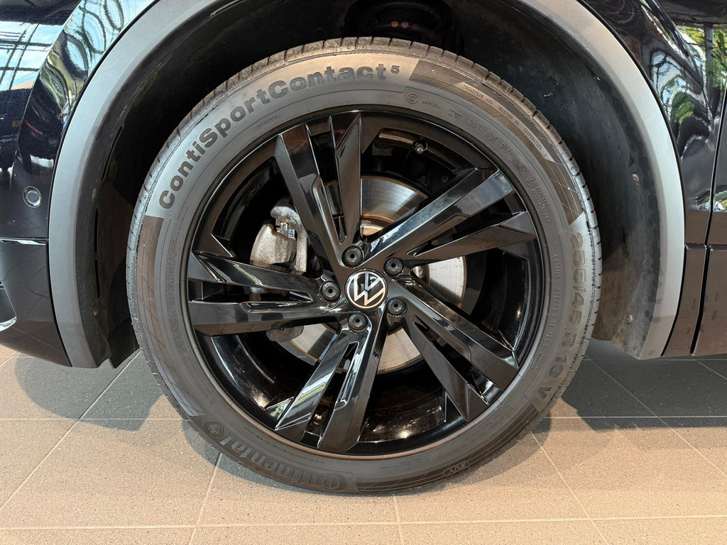 Volkswagen Tiguan 1