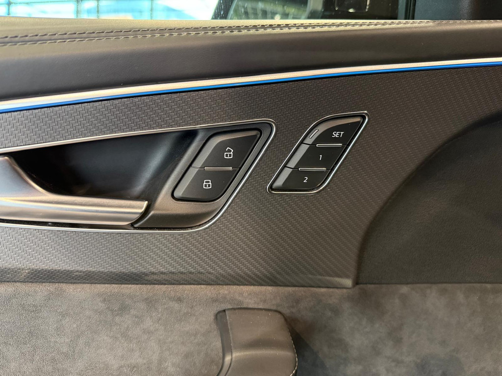 Audi RS Q8 1