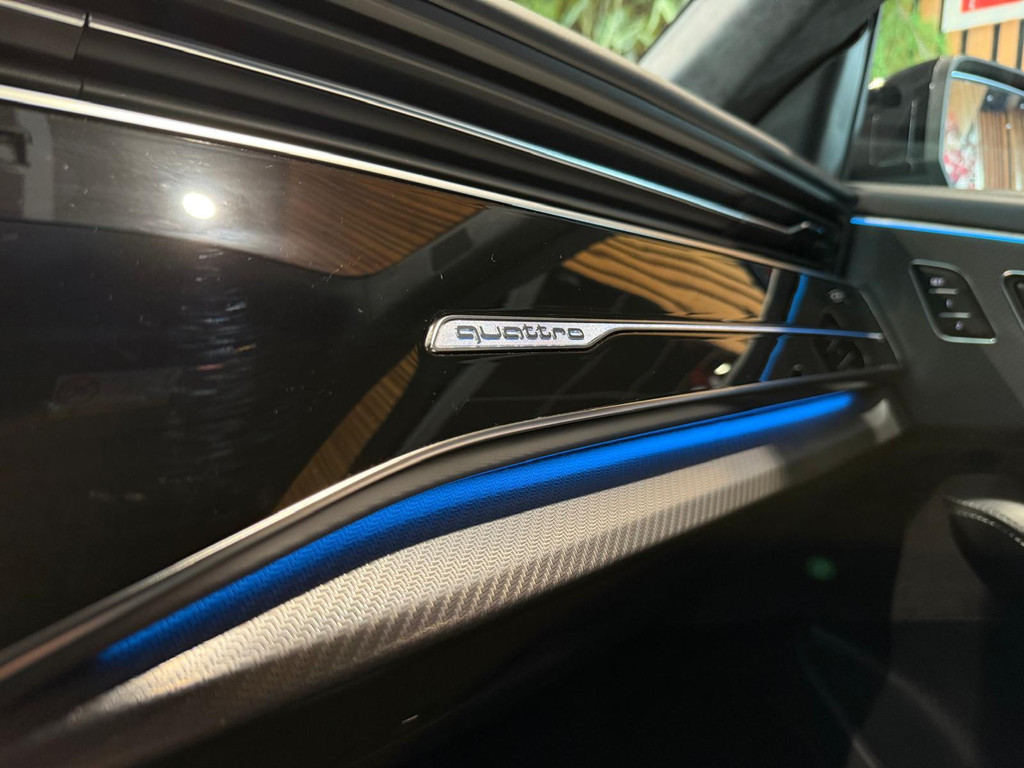 Audi RS Q8 1