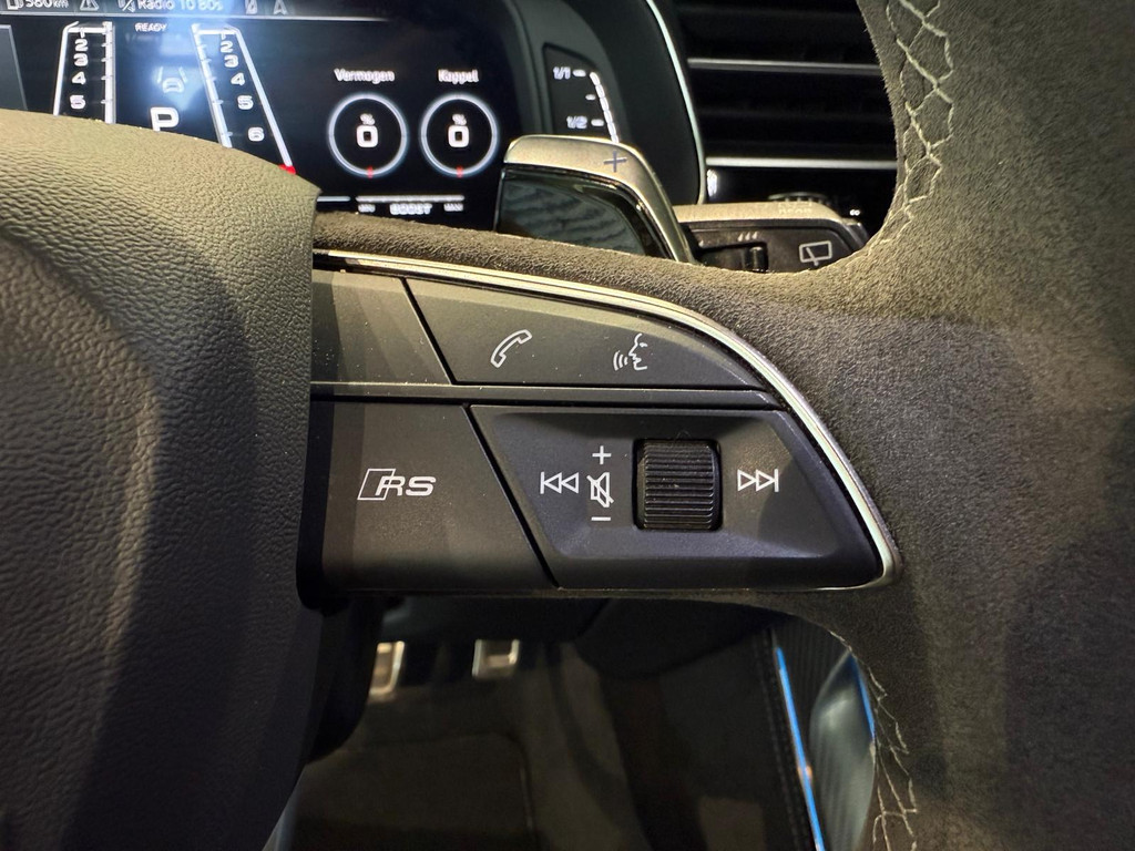 Audi RS Q8 1