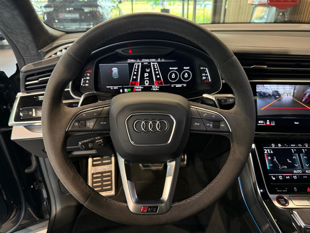 Audi RS Q8 1