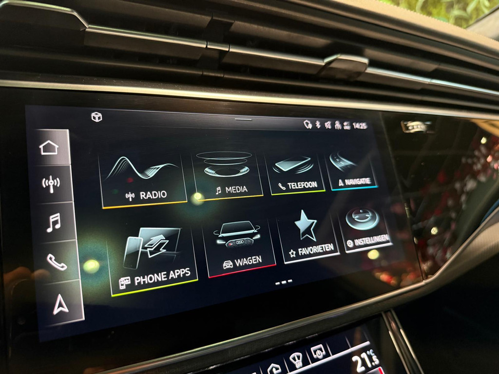 Audi RS Q8 1