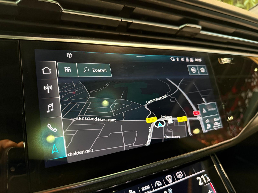 Audi RS Q8 1