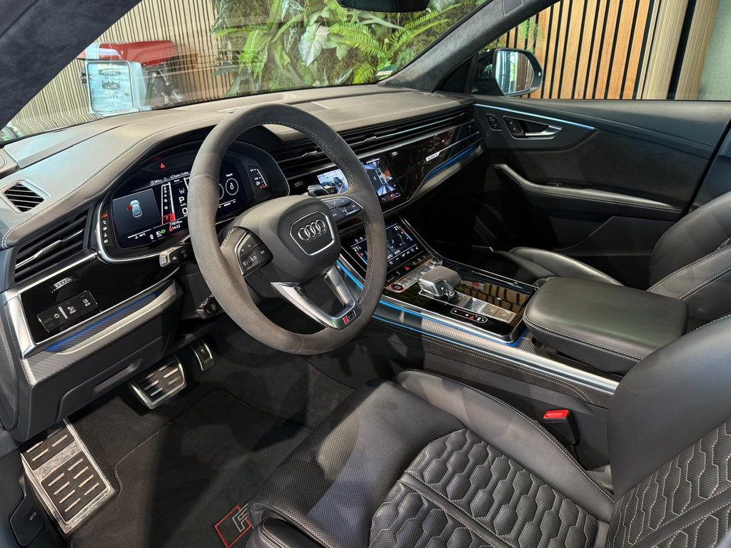 Audi RS Q8 1