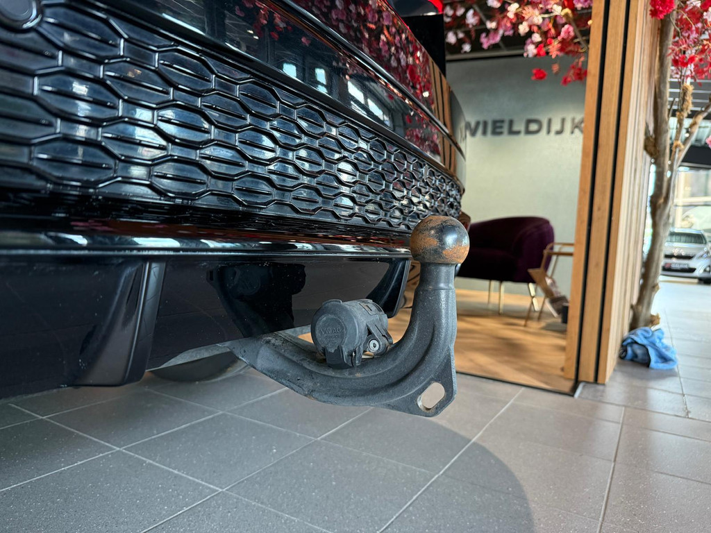 Audi RS Q8 1