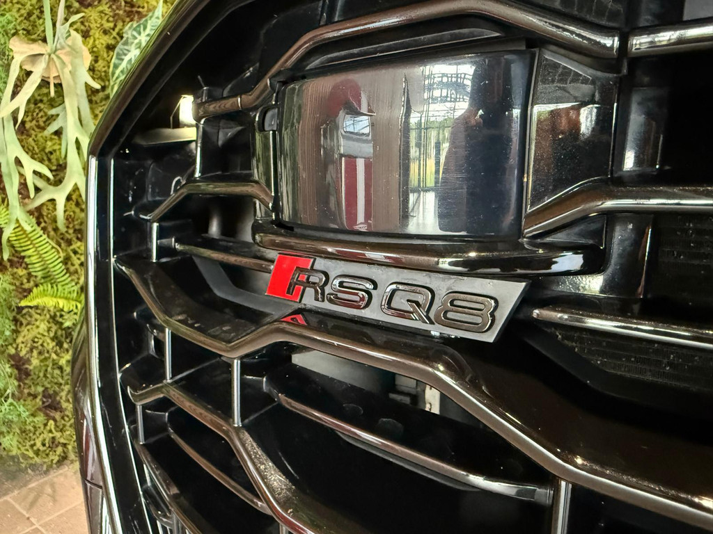 Audi RS Q8 1
