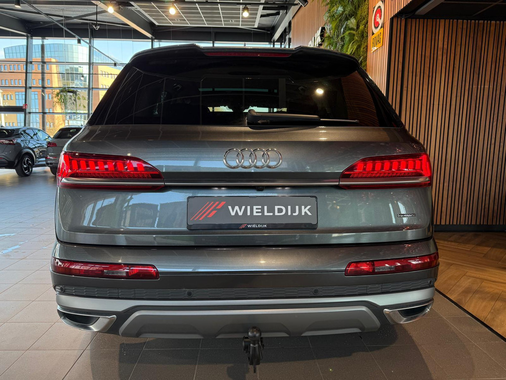 Audi Q7 1