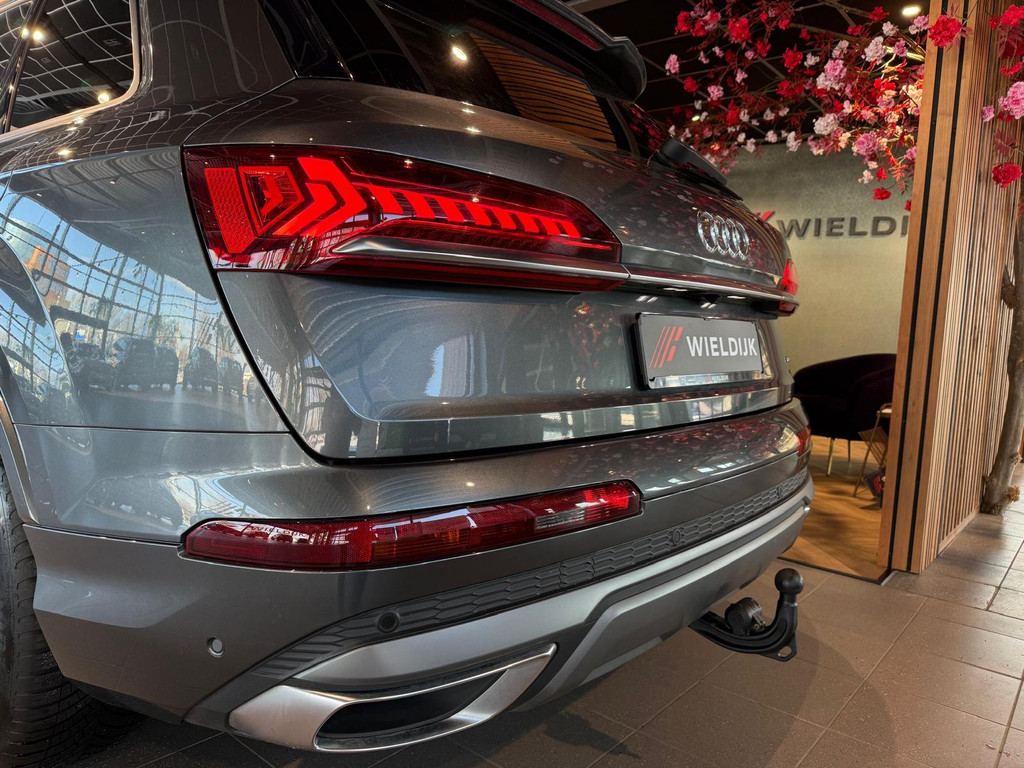 Audi Q7 1
