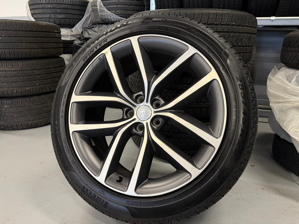 Land Rover Range Rover Sport 1