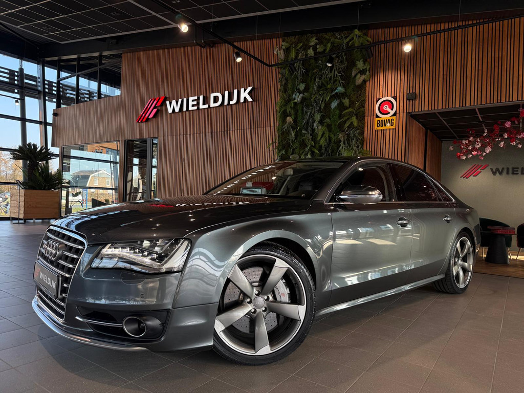 Audi A8 1