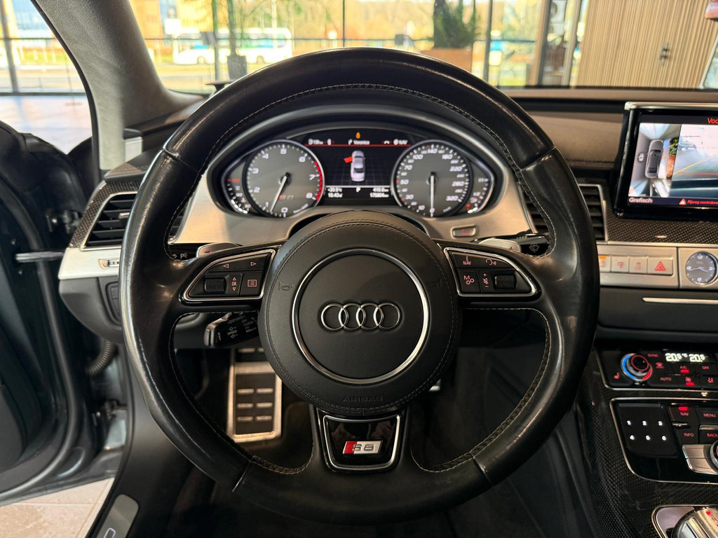 Audi A8 1
