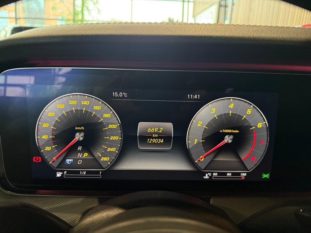 Mercedes-Benz E-Klasse 1