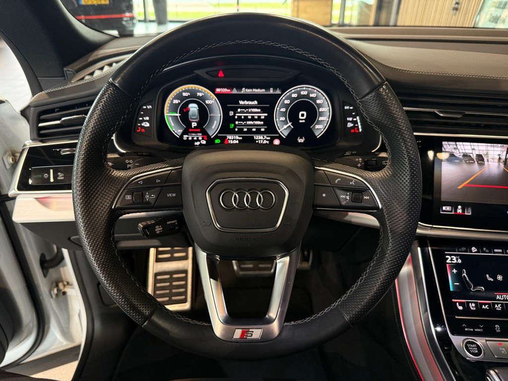Audi Q8 1