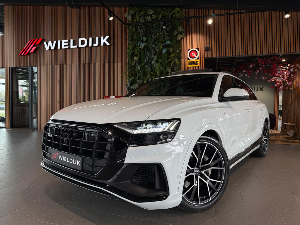 Audi Q8 1