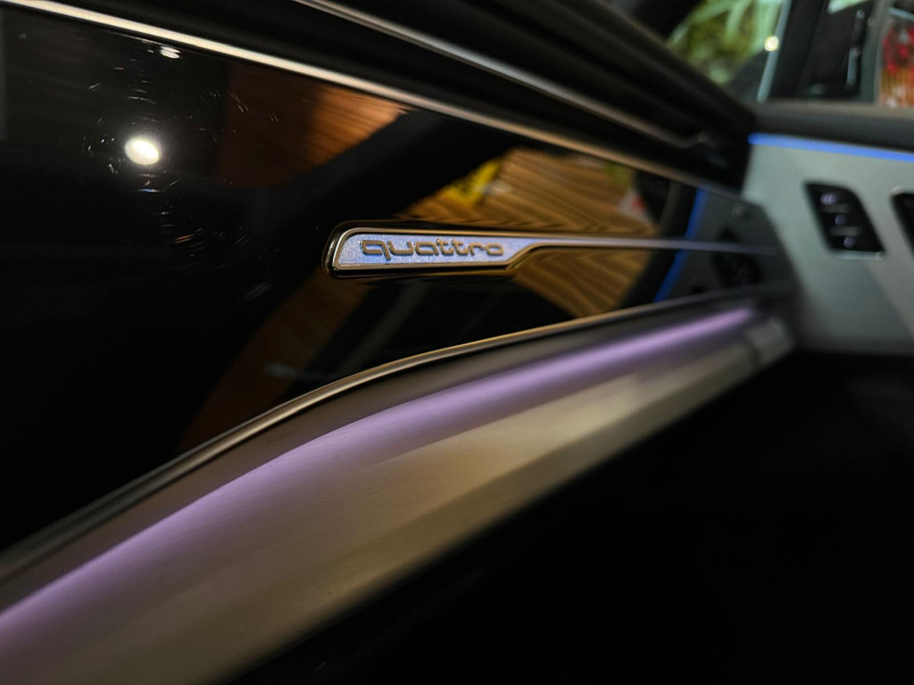 Audi Q7 1