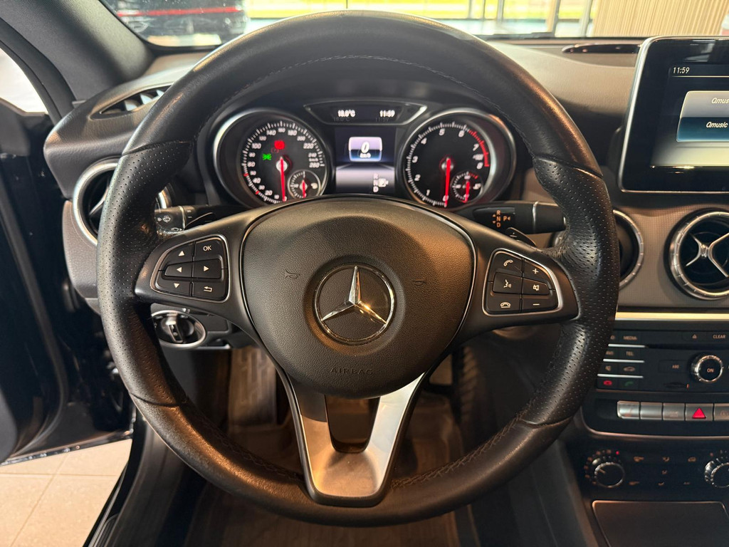 Mercedes-Benz CLA-Klasse 1