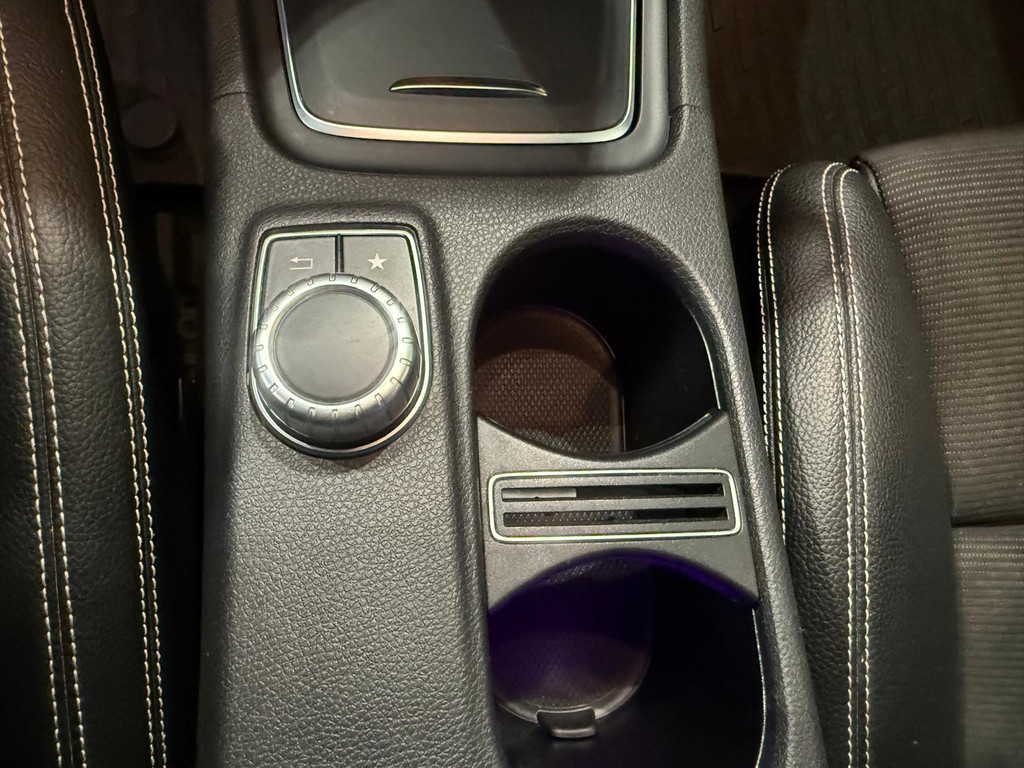 Mercedes-Benz CLA-Klasse 1