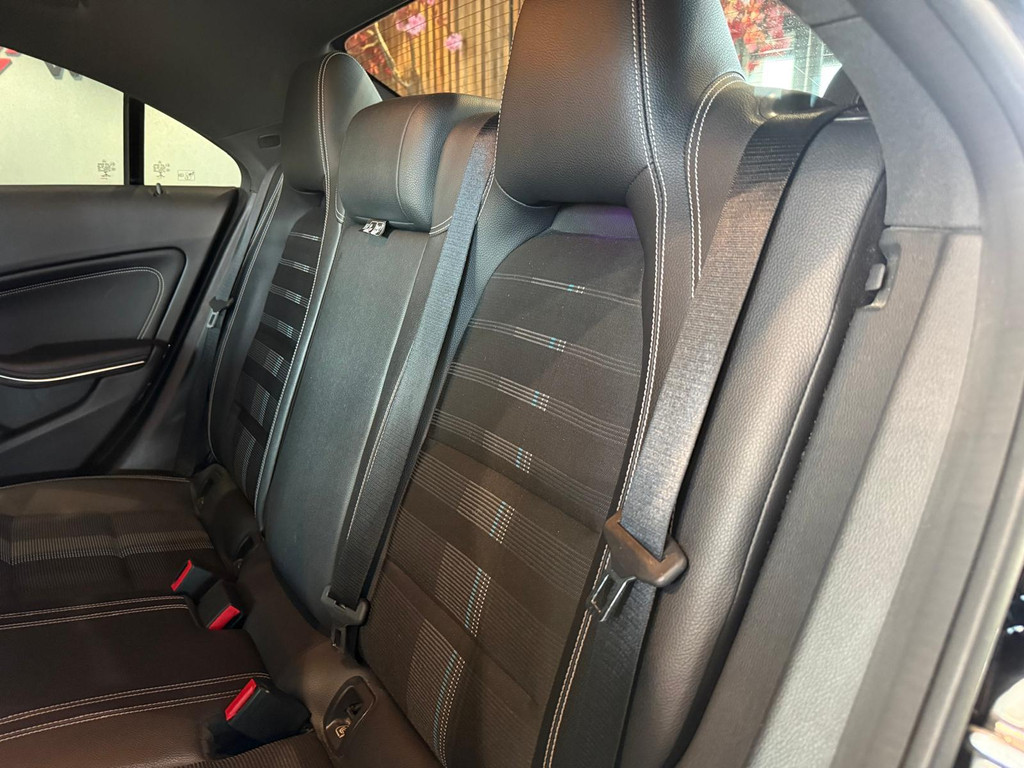 Mercedes-Benz CLA-Klasse 1