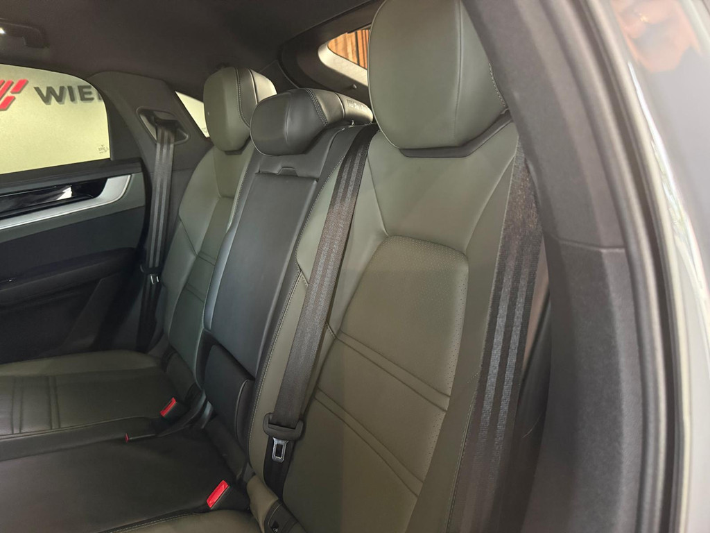 Porsche Cayenne Coupé 1