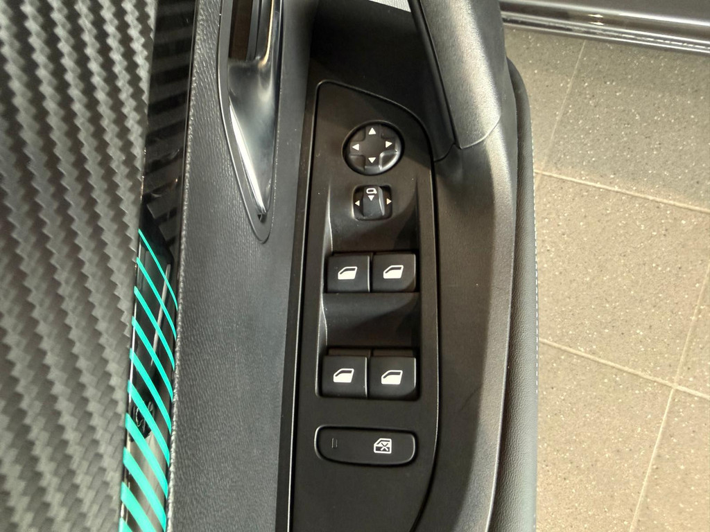 Peugeot 2008 1