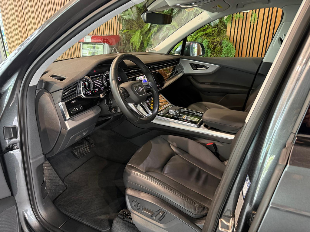 Audi Q7 1