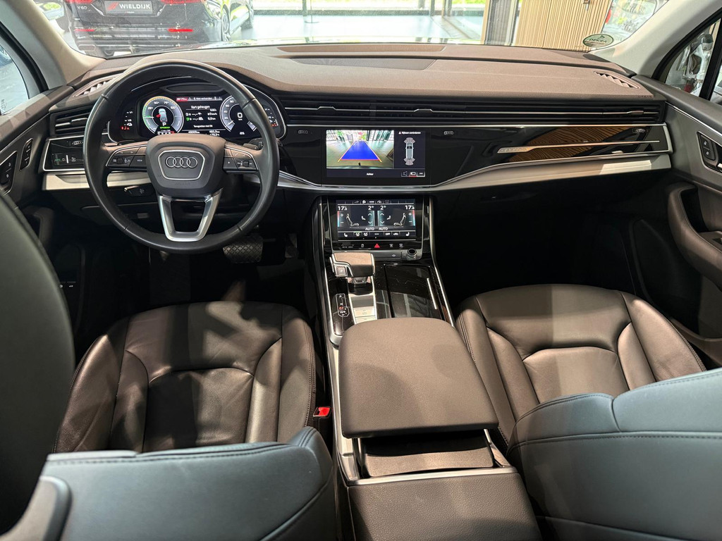 Audi Q7 1
