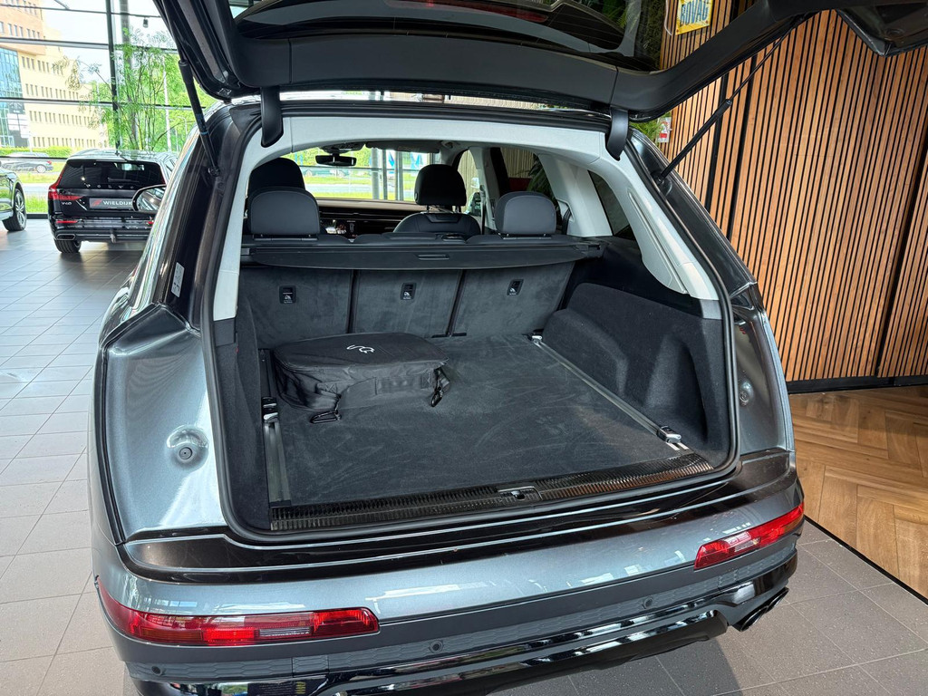 Audi Q7 1