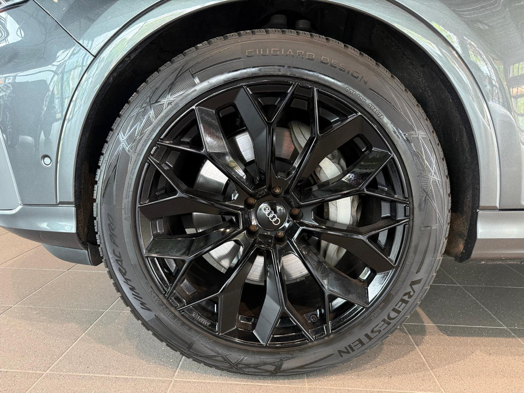 Audi Q7 1