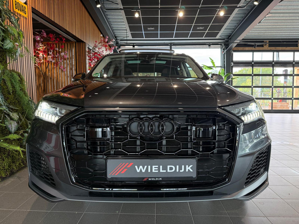 Audi Q7 1