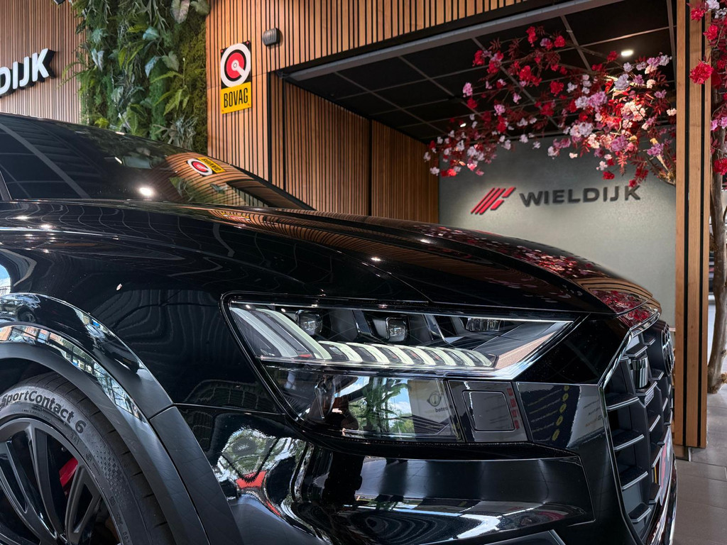 Audi Q8 1