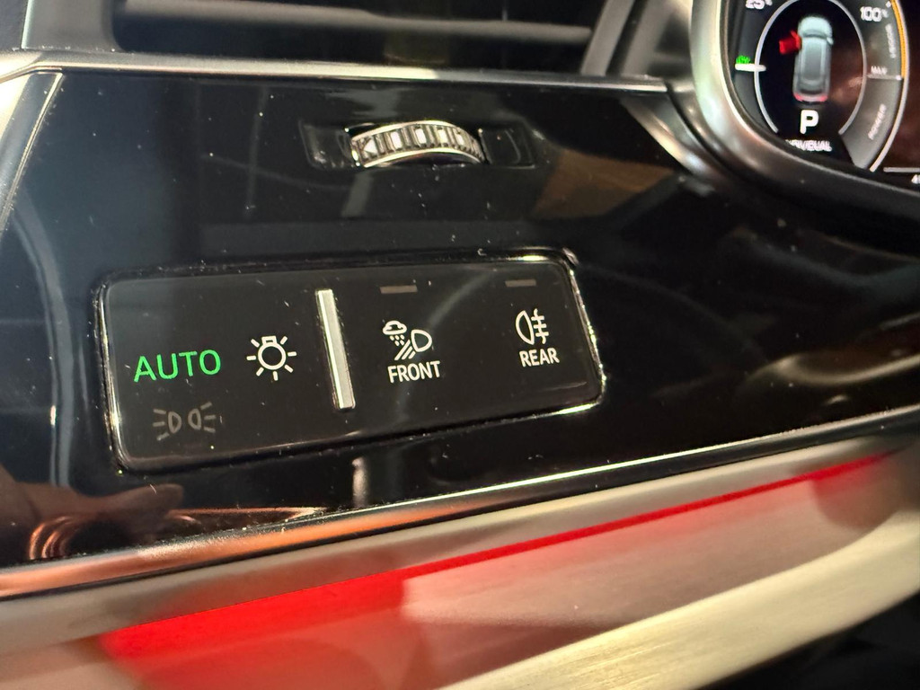 Audi Q8 1
