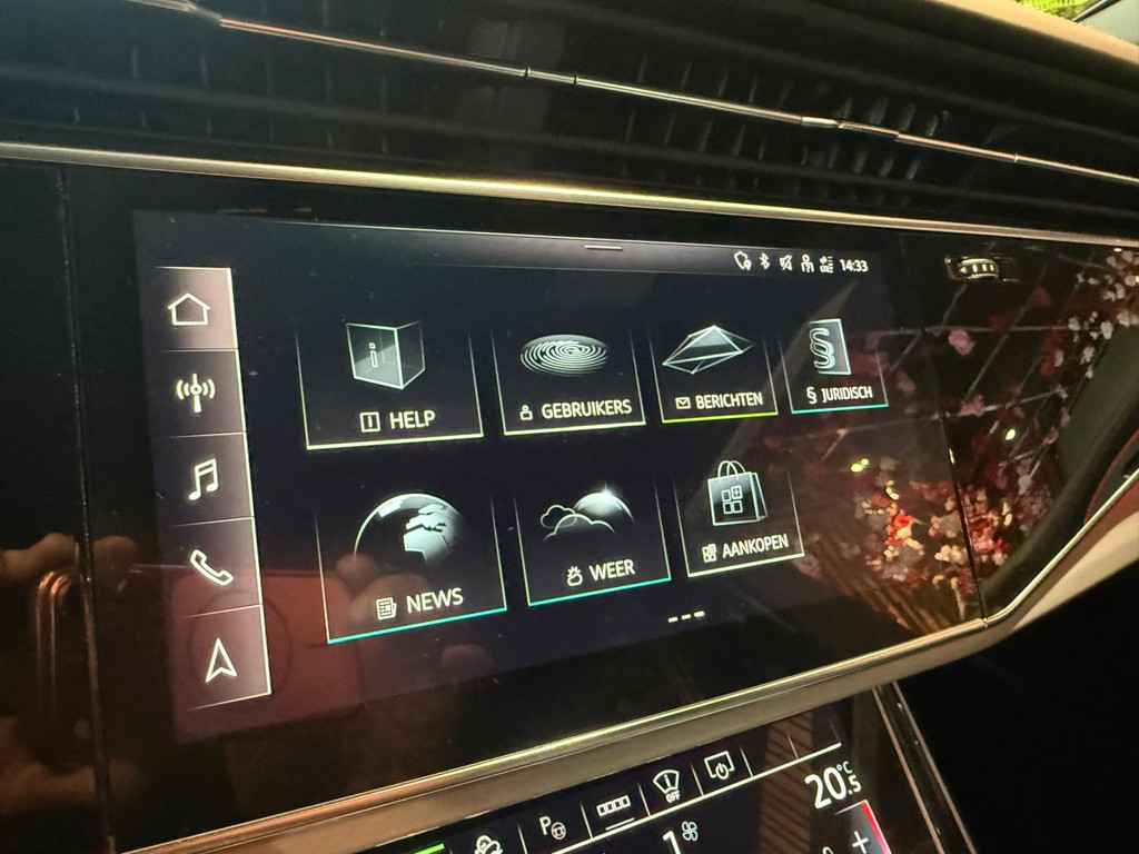 Audi Q8 1