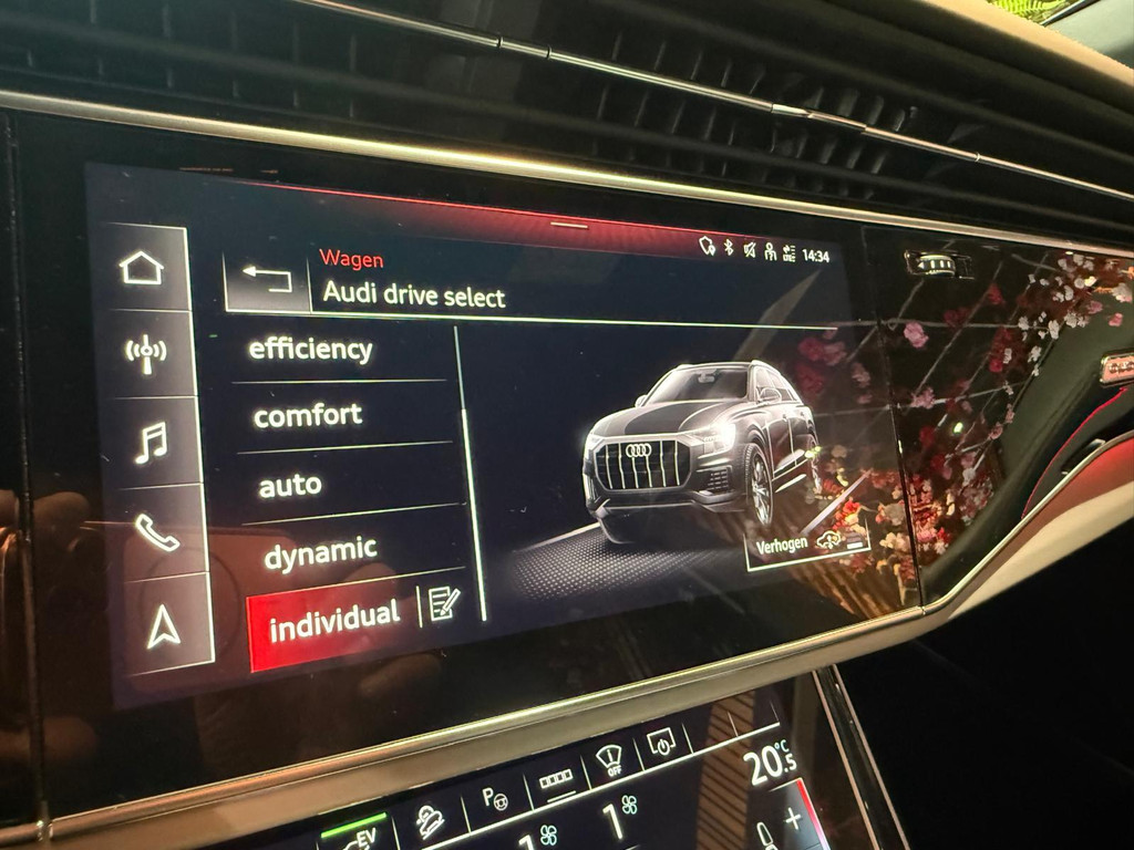 Audi Q8 1