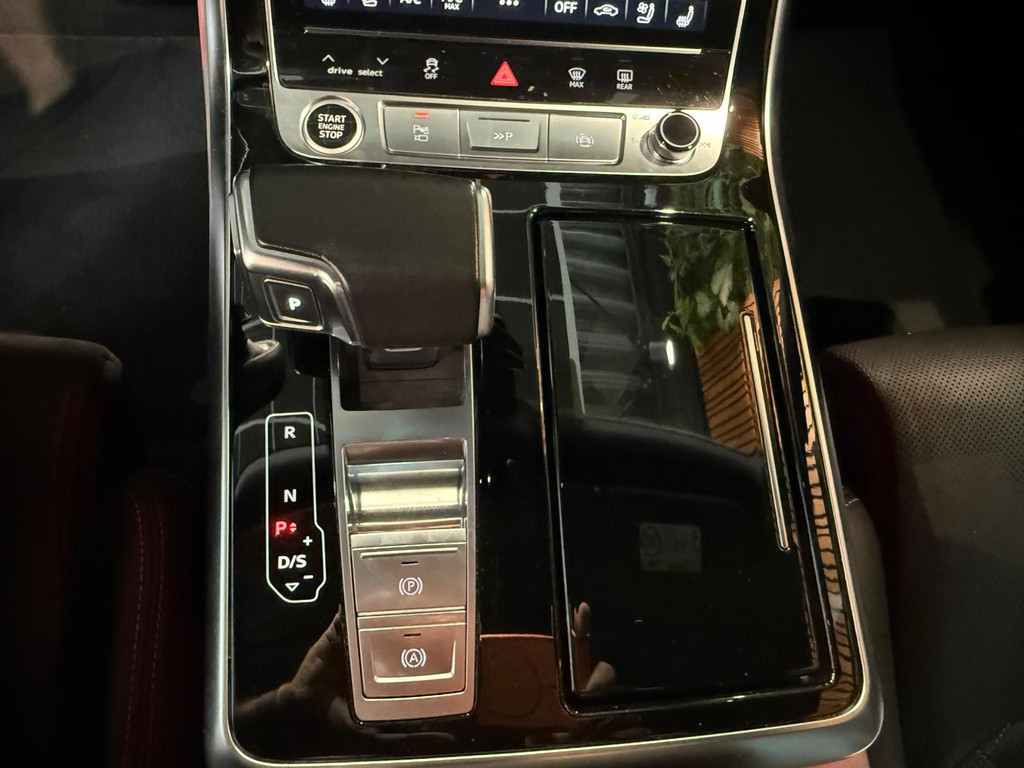 Audi Q8 1