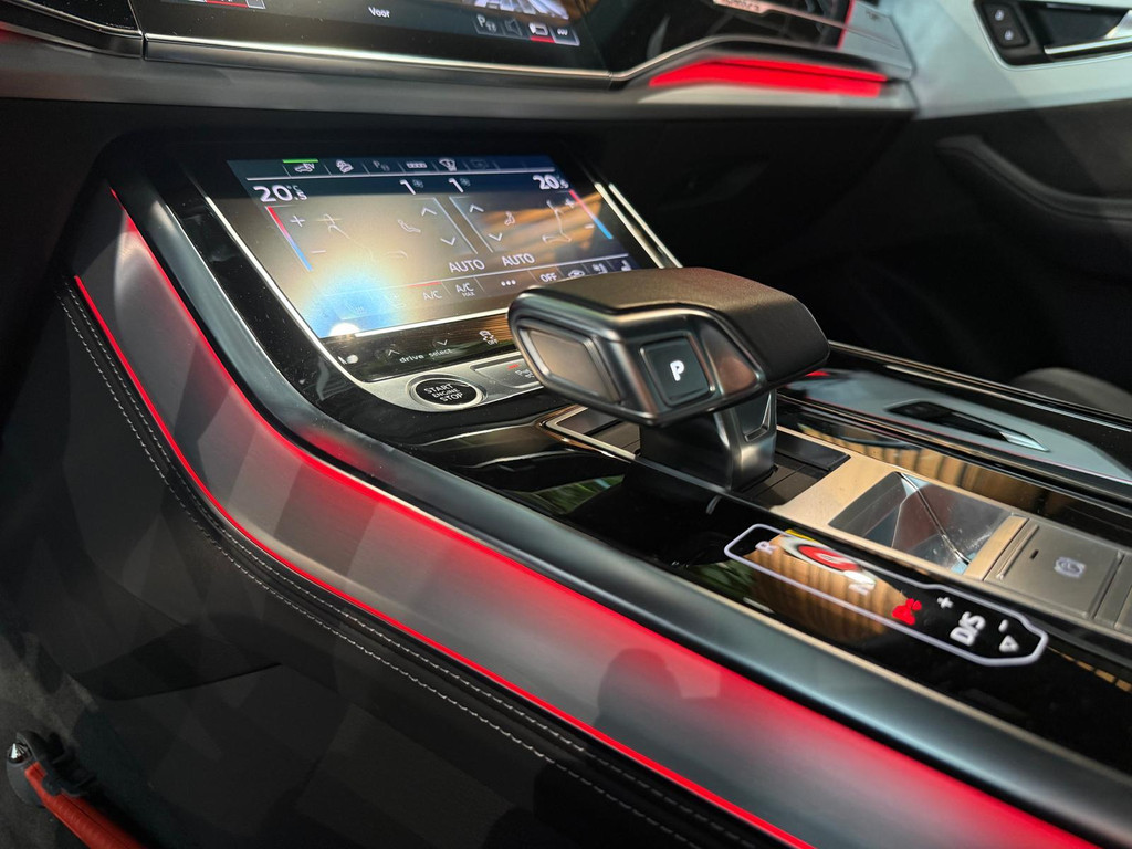 Audi Q8 1