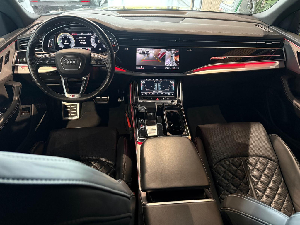 Audi Q8 1
