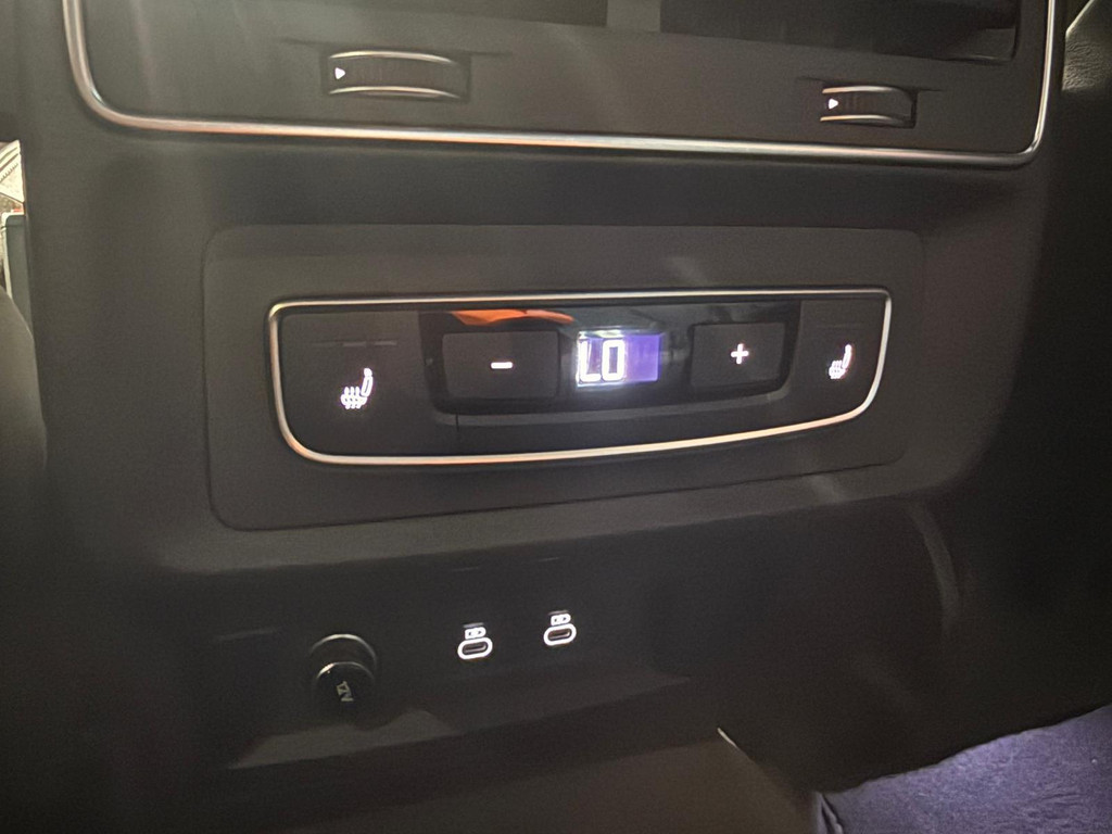Audi Q8 1