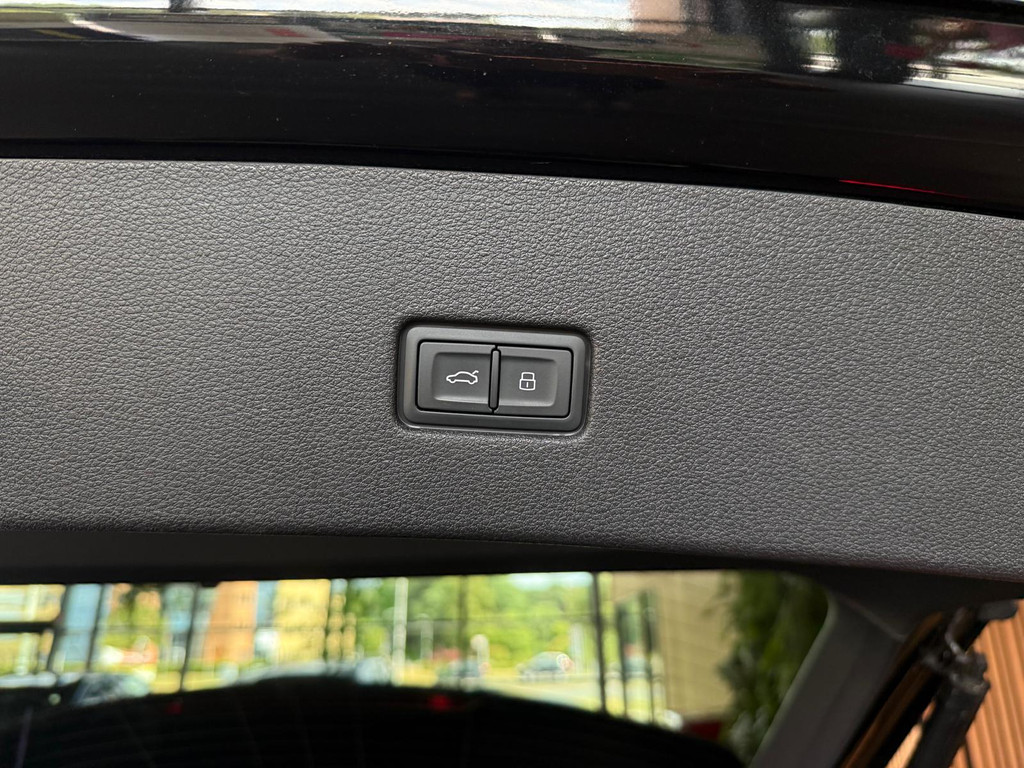 Audi Q8 1