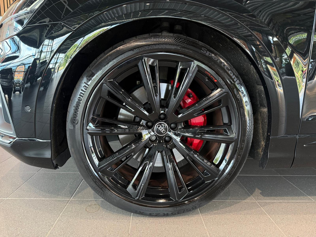 Audi Q8 1