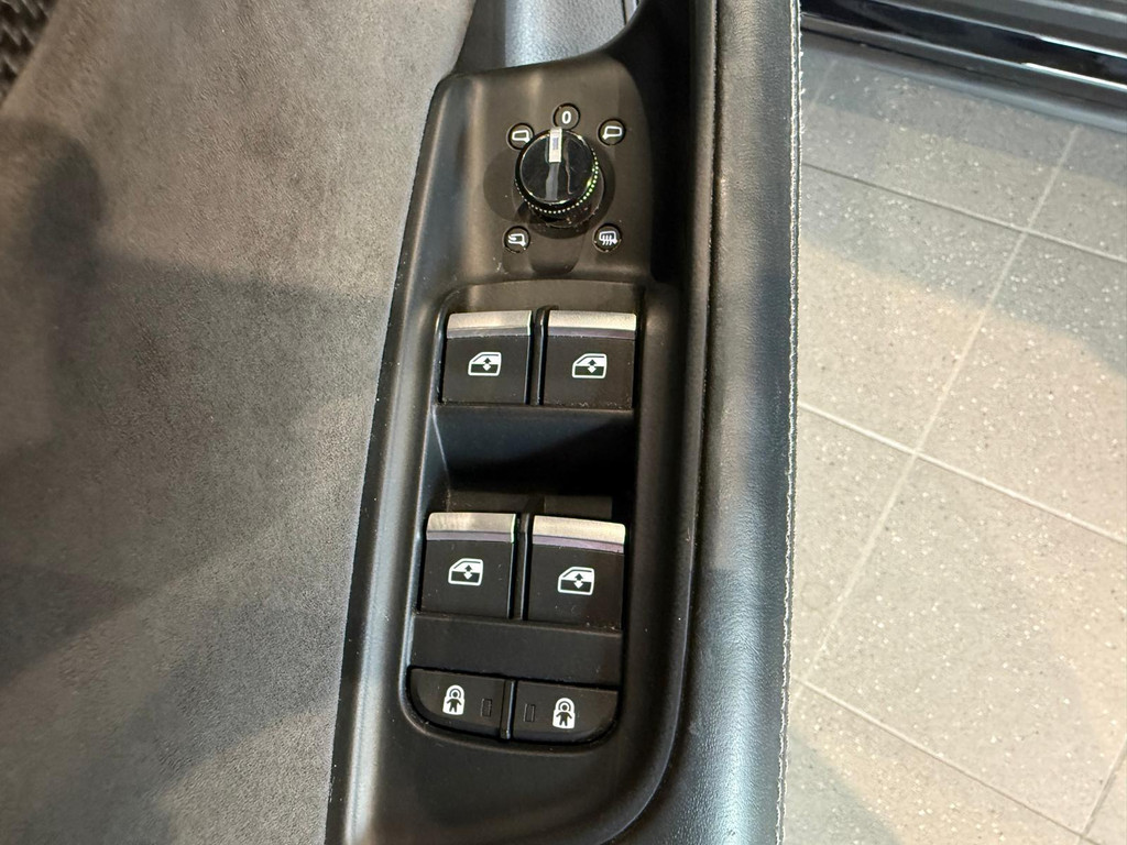 Audi Q8 1