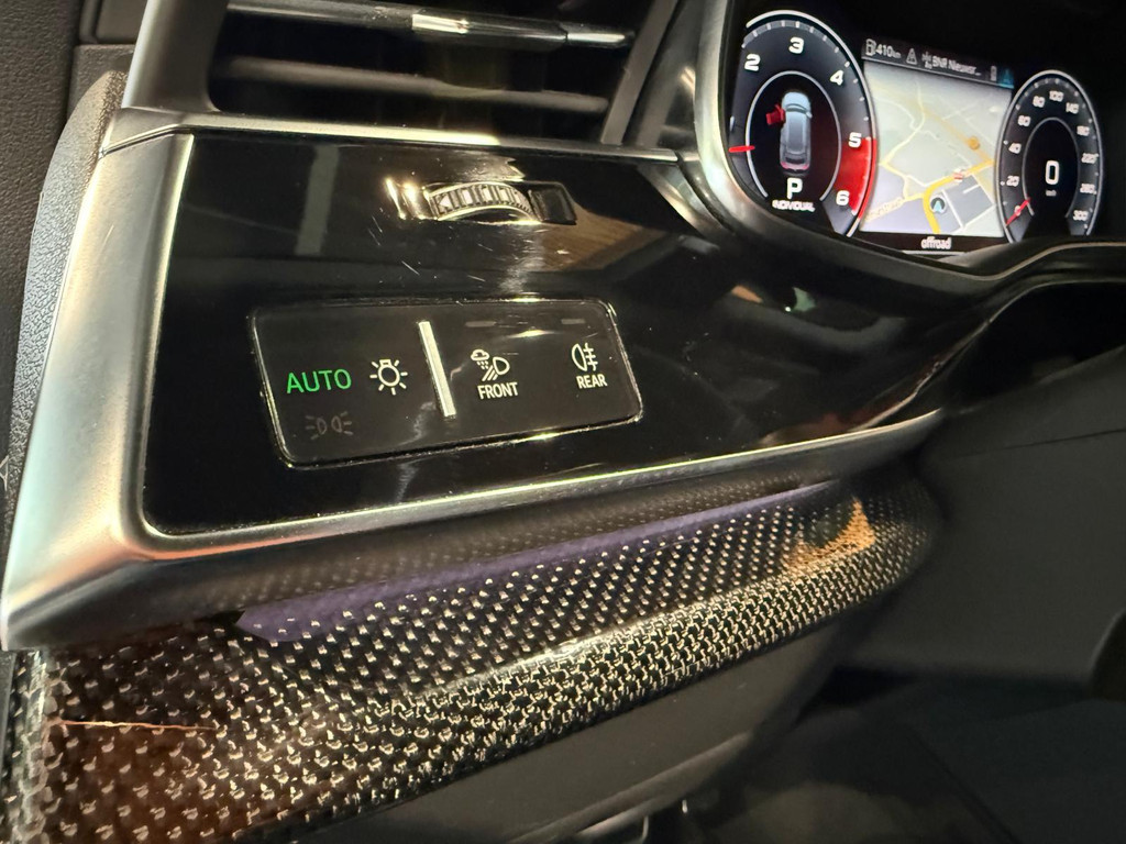 Audi Q8 1