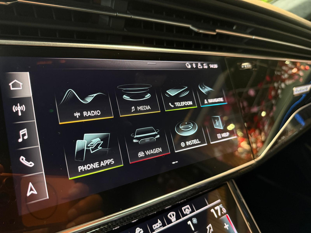 Audi Q8 1