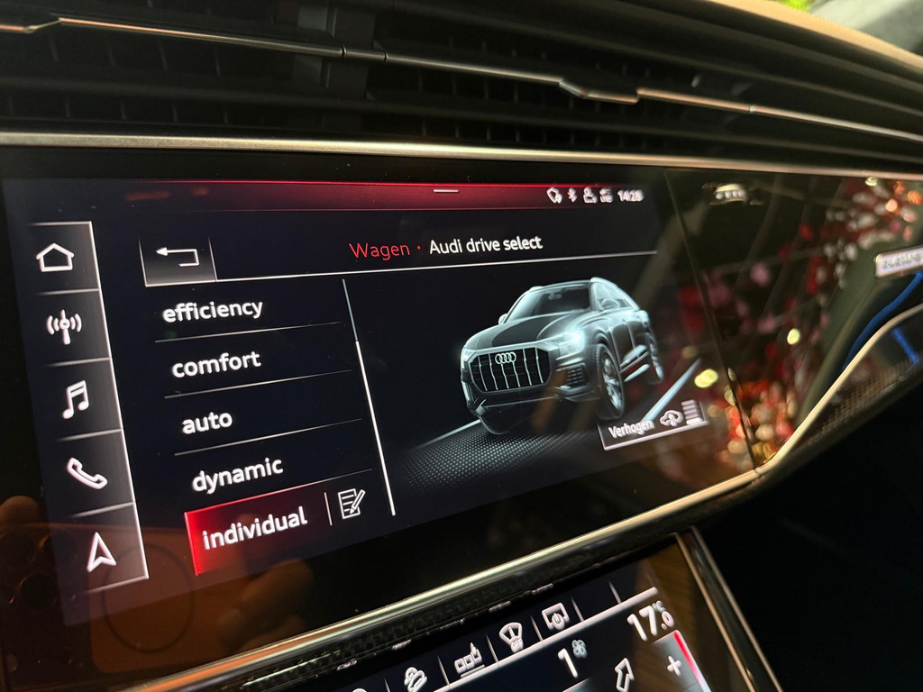 Audi Q8 1