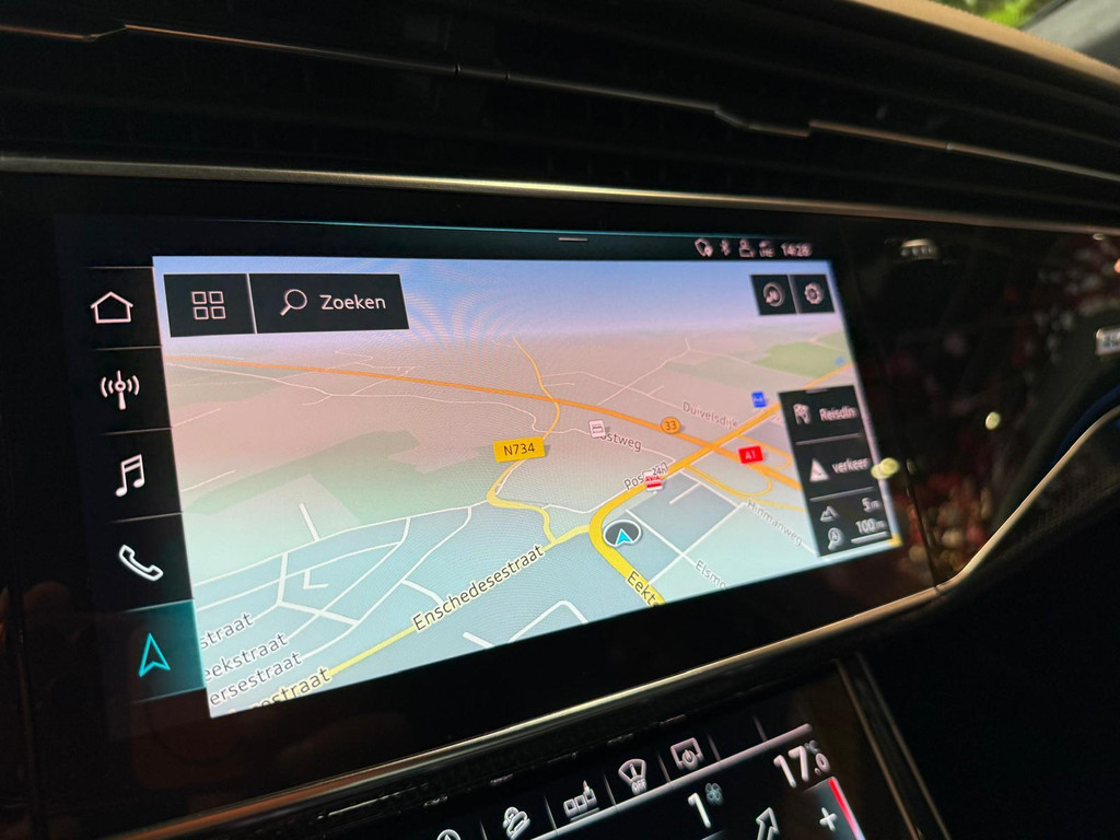 Audi Q8 1
